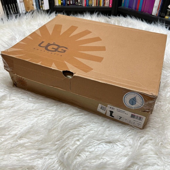 UGG ROSANA BOOTS CHESTNUT TALL W/ FUR SIZE 6 - Picture 9 of 10